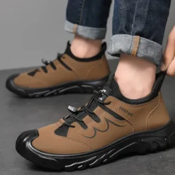 Men's Warm Waterproof Athletic Sneakers with Faux Fur Lining, Non-Slip Sole, and Lace-Up Closure – Ideal for Winter Outdoor Activities