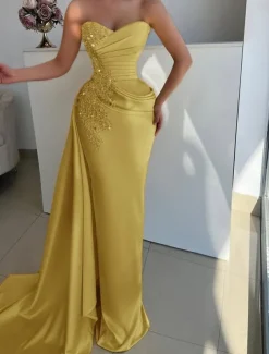 Mermaid / Trumpet Evening Gown Elegant Dress Formal Wedding Floor Length Sleeveless StraplessMother Of the Bride Dress Satin with Rhinestone Glitter Ruched