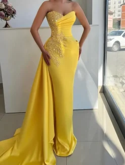 Mermaid / Trumpet Evening Gown Elegant Dress Formal Wedding Floor Length Sleeveless StraplessMother Of the Bride Dress Satin with Rhinestone Glitter Ruched