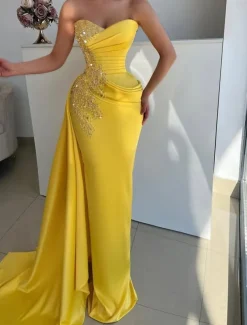 Mermaid / Trumpet Evening Gown Elegant Dress Formal Wedding Floor Length Sleeveless StraplessMother Of the Bride Dress Satin with Rhinestone Glitter Ruched