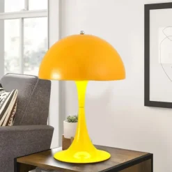 Mushroom Lamp Plug in Bedside Lamp Bedroom Table Lamps Light Luxury Nordic Retro Small Table Lamp Bedroom Bedside Light Decorative 110-240V