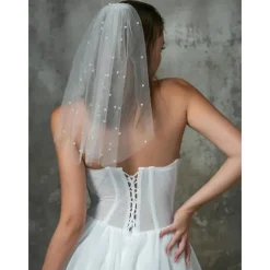 One-tier Comtemporary / Stylish Wedding Veil Shoulder Veils with Sequin Tulle