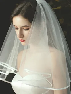 One-tier Comtemporary / Stylish Wedding Veil Cathedral Veils with Fringe Tulle