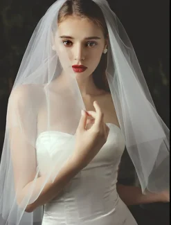 One-tier Comtemporary / Stylish Wedding Veil Cathedral Veils with Fringe Tulle