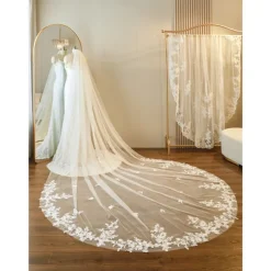 One-tier Lace Applique Edge / Lace Wedding Veil Cathedral Veils with Embroidery / Appliques / Paillette 118.11 in (300cm) Tulle