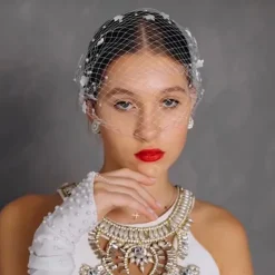 One-tier Stylish / Pearls Wedding Veil Blusher Veils / Birdcage Veils with Faux Pearl / Petal Tulle