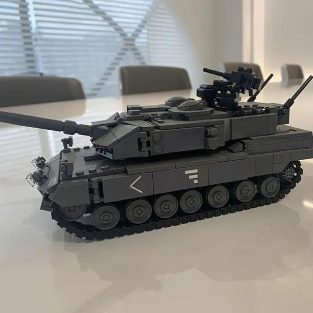 898pcs City SWAT Police Rotating Crawler Tank Model - Authentic Building Blocks with 4 Soldier Figures Weapon Accessories and Stacking Bricks for Creative Play Ideal Christmas Halloween and Birth