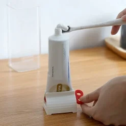 3pcs Rolling Toothpaste Squeezer Tube Squeezer Toothpaste Dispenser Holder Dental Cream Bathroom Manual Syringe Dispenser