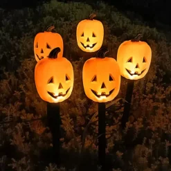 5pcs Solar Halloween Outdoor Waterproof Lawn Lights Pumpkin Skull Headlights Villa Courtyard Walkway Outdoor Garden Landscape Lamp Halloween Party Scary Night Light