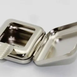 Pocket Ashtray Portable New Silver Tinplate Lightweight Personality Creative Fashion Ashtray Outdoor Travel Quality Tide