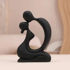 Resin Couple Kissing Statue, Artistic Craft for Home Living Room Office Cafe Decor, Versatile Indoor & Outdoor Tabletop Entrance Ornament Valentine's Day