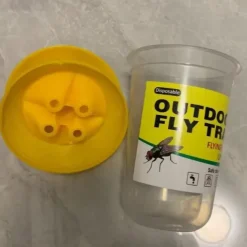 Reusable Outdoor Fly Trap, Plastic Insect Catcher, Non-Electric Fruit Fly, Horse, Deer, and Drain Flies Control for Indoor & Outdoor Use 1PCS