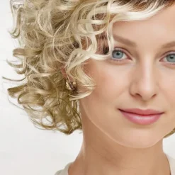 Sassy Bob Wig with Soft Spirals and Enviable Volume / Multi-Tonal Shades of Blonde Silver Brown and Red