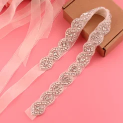 Satin / Tulle Wedding / Party / Evening Sash With Belt / Appliques / Crystals / Rhinestones Women's Sashes