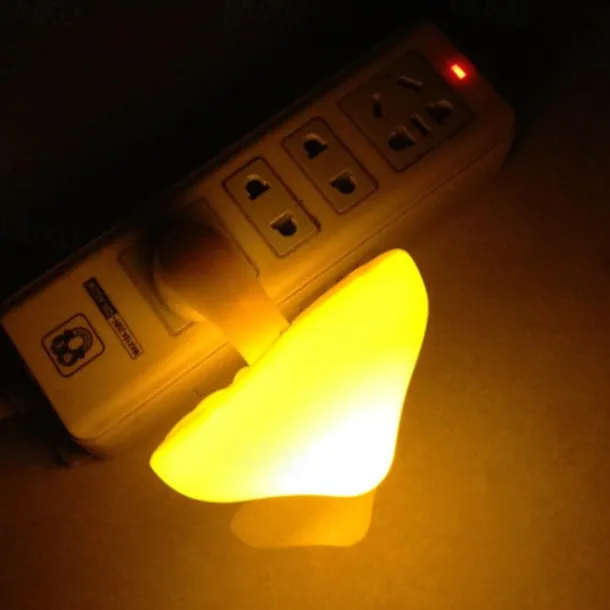 Sensor LED Night Light Plug in Lamp Mushroom Night Light 7-Color Changing Magic Mini Pretty Mushroom-Shaped Night Lights for Adults Kids NightLight