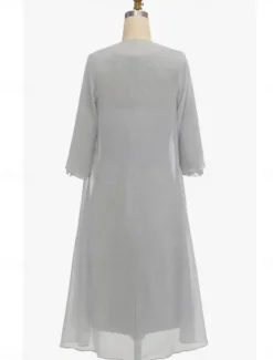 Sheath / Column Dress Sets Mother of the Bride Dress Elegant Simple Crew Neck Knee Length Lace 3/4 Length Sleeve with Solid Color