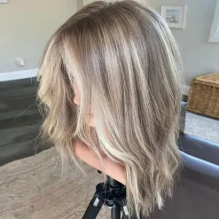 Short 100% VirginRemy Human Hair 5x5 Closure 13x4 Lace Front Wig Layered Haircut Brazilian Hair Wavy Blonde Wig Highlighted Colored Hair Natural Hairline Glueless For Women