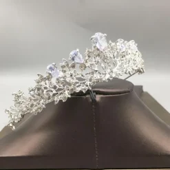 Silver Tiara and Crown for Women Crystal Queen Crowns Rhinestone Princess Tiaras for Girl Bride Wedding Hair Accessories for Bridal Birthday Party Prom Halloween Cos-play Costume Christmas