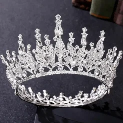 Silver Tiara and Crown for Women Crystal Queen Crowns Rhinestone Princess Tiaras for Girl Bride Wedding Hair Accessories for Bridal Birthday Party Prom Halloween Cos-play Costume Christmas