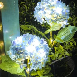 Simulation Hydrangea Solar Ground Lamp Outdoor Waterproof Garden Lawn LED Lights, Realistic LED Flowers Powered Decorative Ground Solar Flower Lights for Lawn Decoration Yard Backyard Decor Gift