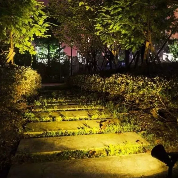 Solar Flood Lights Garden Spotlight Outdoor Waterproof 7LED Ground Plug Lawn Lamp LED Flood Light Courtyard Landscape Garden Decorative Lighting Garden Light