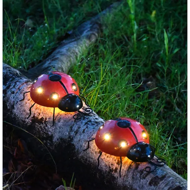 Solar Iron Ladybug Decorative Light, Creative Seven Star Design Outdoor Garden Simulation Animal Wall Hanging Courtyard Light for Patio Decorations 1pc