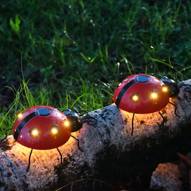 Solar Iron Ladybug Decorative Light, Creative Seven Star Design Outdoor Garden Simulation Animal Wall Hanging Courtyard Light for Patio Decorations 1pc