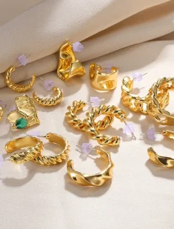 Stud Earrings Vintage Style Alphabet Shape Earrings Jewelry Gold-Pearl / Gold For Work Street Gift