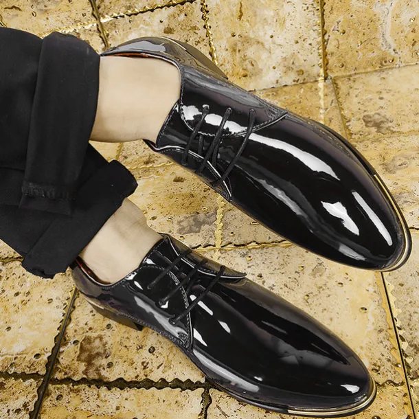 Stylish Men's Red Patent Leather Oxford Shoes - Perfect for Formal Events and Stylish Outings