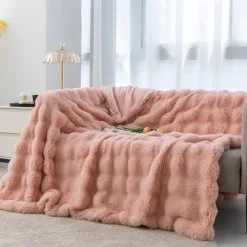Super Soft Faux Fur Throw Blanket Royal Luxury Cozy Plush Blanket use for Couch Sofa Bed Chair, Reversible Fuzzy Faux Fur Velvet Blanket