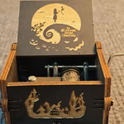 The Nightmare Before Christmas Hand-Cranked Vintage Music Box with Holly Wood Automatic Wind-Up Eight-Tone Melody - 'This is Halloween' Theme, Perfect Holiday & Birthday Gift for Fun