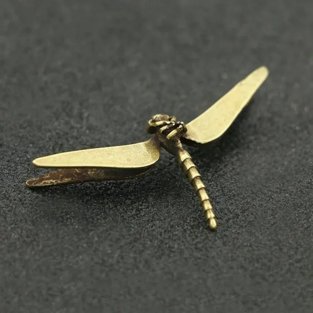 Vintage Brass Dragonfly Figurine - Antique-Style Home & Office Desk Decor, Creative Tea Pet Collectible