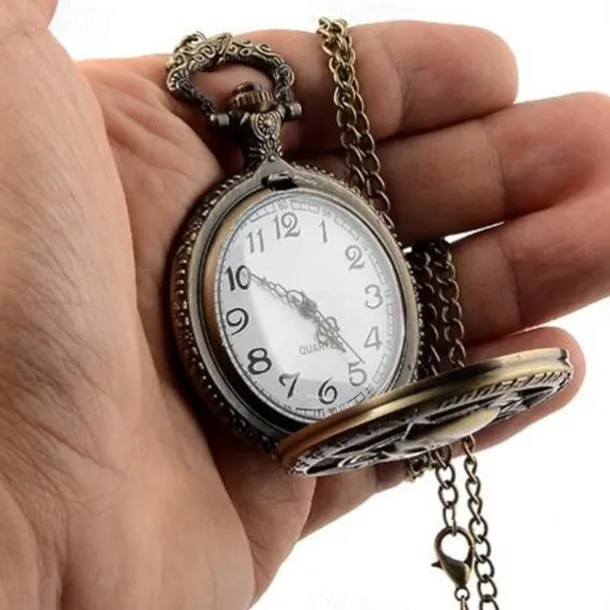 Vintage Bronze Steampunk Quartz Pocket Watch Hollow Carribean Pirate Skull Head Horror with Chain for Men Women Pendant necklace