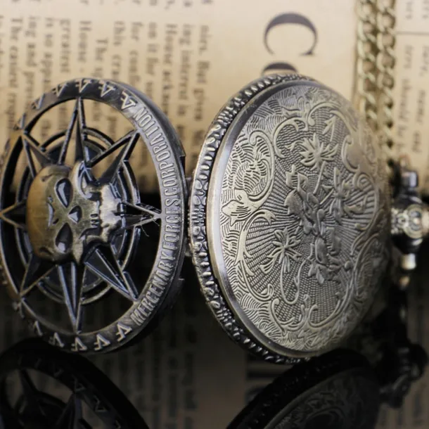 Vintage Bronze Steampunk Quartz Pocket Watch Hollow Carribean Pirate Skull Head Horror with Chain for Men Women Pendant necklace