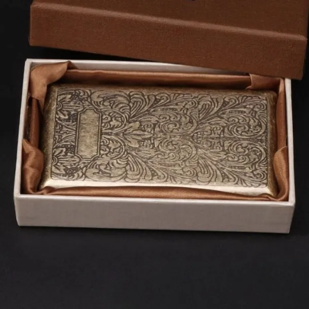 Vintage Cigarette Case, Holds 20 Cigarettes, Lightweight and Portable, Double-Sided with Multiple Patterns, Accessory