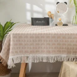Waffle Weave Tablecloth Textured and Stylish Design Adds Elegance to Dining Tables Durable and Easy to Clean Perfect for Everyday Use or Special Occasions Enhances Your Home Decor with a Minimalist To