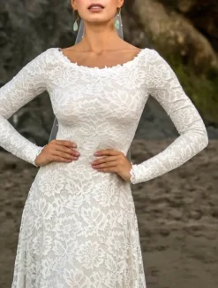 Wedding Dresses A-Line Boat Neck Long Sleeve Court Train Lace Bridal Gowns With Ruched Solid Color