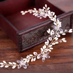 Wedding Hair Accessories for Kids Flower Girl Hair Accessory Princess Headpiece White Flower Headband Pearl for Girl and Flower Girls Cute Bridal Wedding Hair Band Women's Fashion Headbands