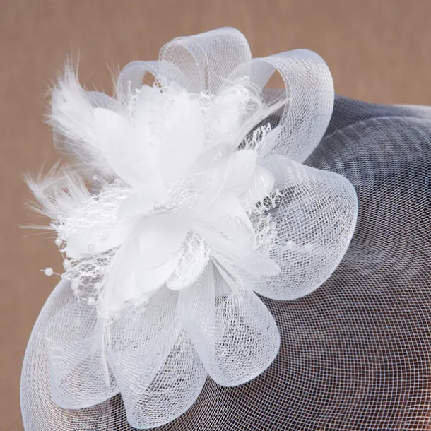 White Wedding Fascinator Tulle Beaded Organza Fascinators Hats Headwear Clip Vintage Elegant with Feathers Fur Flower 1 Piece Kentucky Horse Race Tea Party Ladies Day Headpiece