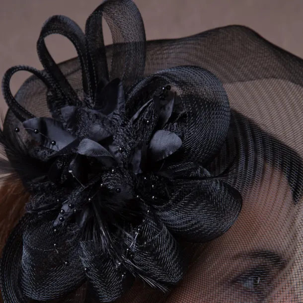 White Wedding Fascinator Tulle Beaded Organza Fascinators Hats Headwear Clip Vintage Elegant with Feathers Fur Flower 1 Piece Kentucky Horse Race Tea Party Ladies Day Headpiece