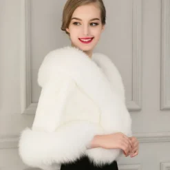 Winter Faux Fur Wraps Women's Wrap Bolero Bridal Capelets Elegant Sleeveless Faux Fur Fall Wedding Guest Wraps With Feathers Fur For Wedding dress to impress