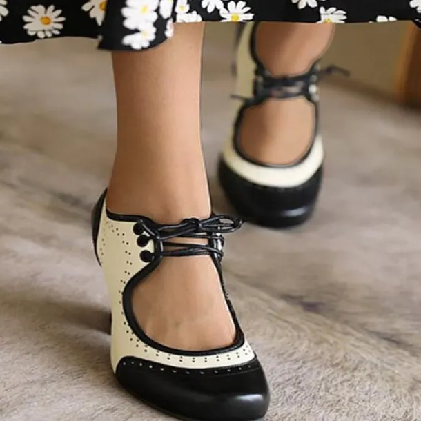 Women's Black and White Vintage Oxford Heels with Lace-Up Design, Retro Chunky Heel Shoes for Formal and Casual Wear
