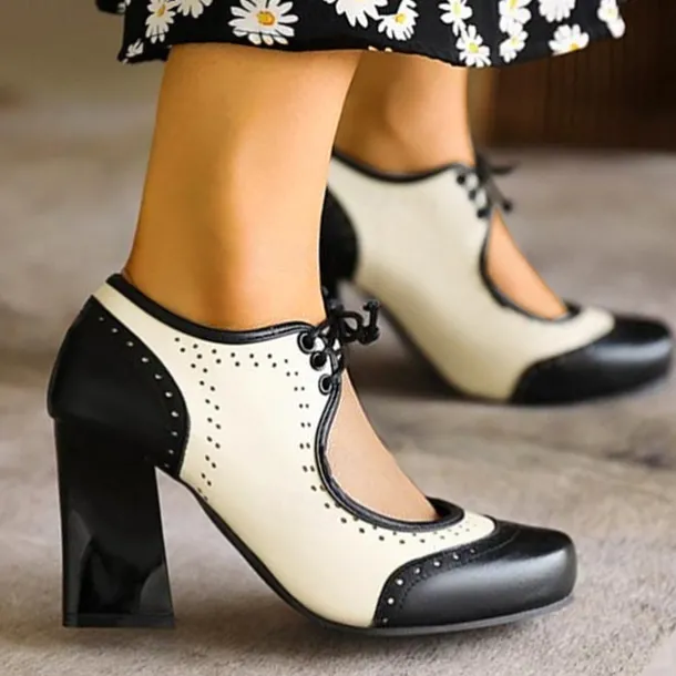 Women's Black and White Vintage Oxford Heels with Lace-Up Design, Retro Chunky Heel Shoes for Formal and Casual Wear