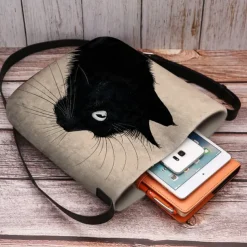 Women's Black Cat Print Crossbody Bag – Stylish Casual Shoulder Bag for Cat Lovers and Everyday Use