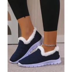 Women's Black Slip-On Winter Shoes with Plush Fur Lining and Lightweight Sole, Cozy and Warm Footwear for Cold Weather