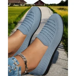 Women's Breathable Flyknit Casual Flats – Lightweight Round Toe Slip-On Shoes for Walking, Travel and Daily Comfort