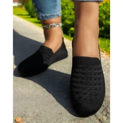 Women's Breathable Flyknit Casual Flats – Lightweight Round Toe Slip-On Shoes for Walking, Travel and Daily Comfort