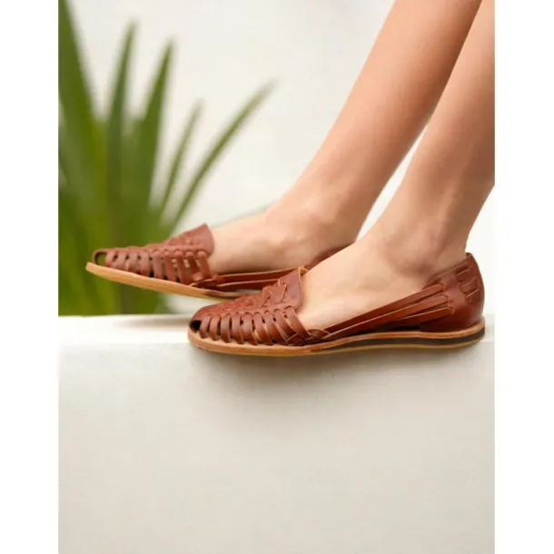 Women's Brown Woven Faux Leather Slip-On Flats – Breathable Vintage Casual Loafers for Spring & Autumn Walks and vacation