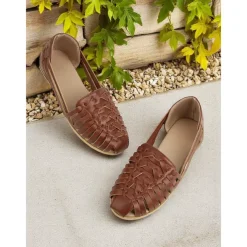 Women's Brown Woven Faux Leather Slip-On Flats – Breathable Vintage Casual Loafers for Spring & Autumn Walks and vacation