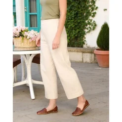 Women's Brown Woven Faux Leather Slip-On Flats – Breathable Vintage Casual Loafers for Spring & Autumn Walks and vacation